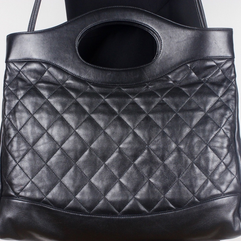 2018 Chanel Lambskin Chanel 31 Medium Shopping Bag - Picture 3 of 8